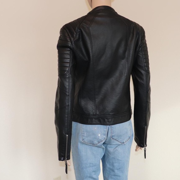 Back leather jacket!! Size L - Picture 5 of 8